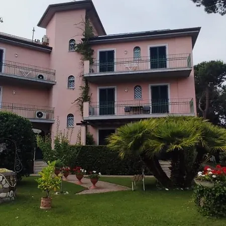 La Bussola Apartamento Marina di Massa